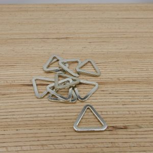 10er Pack Schlaufe Dreieck 20mm – silber