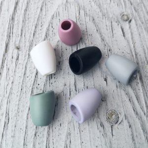 2 Recycling Kordelenden (Social Plastic) für 5mm Kordeln – verschiedene Farben