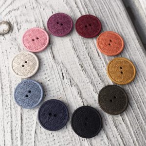 Ein Recycling Hanf Knopf – verschiedene Farben (Ø 20mm)